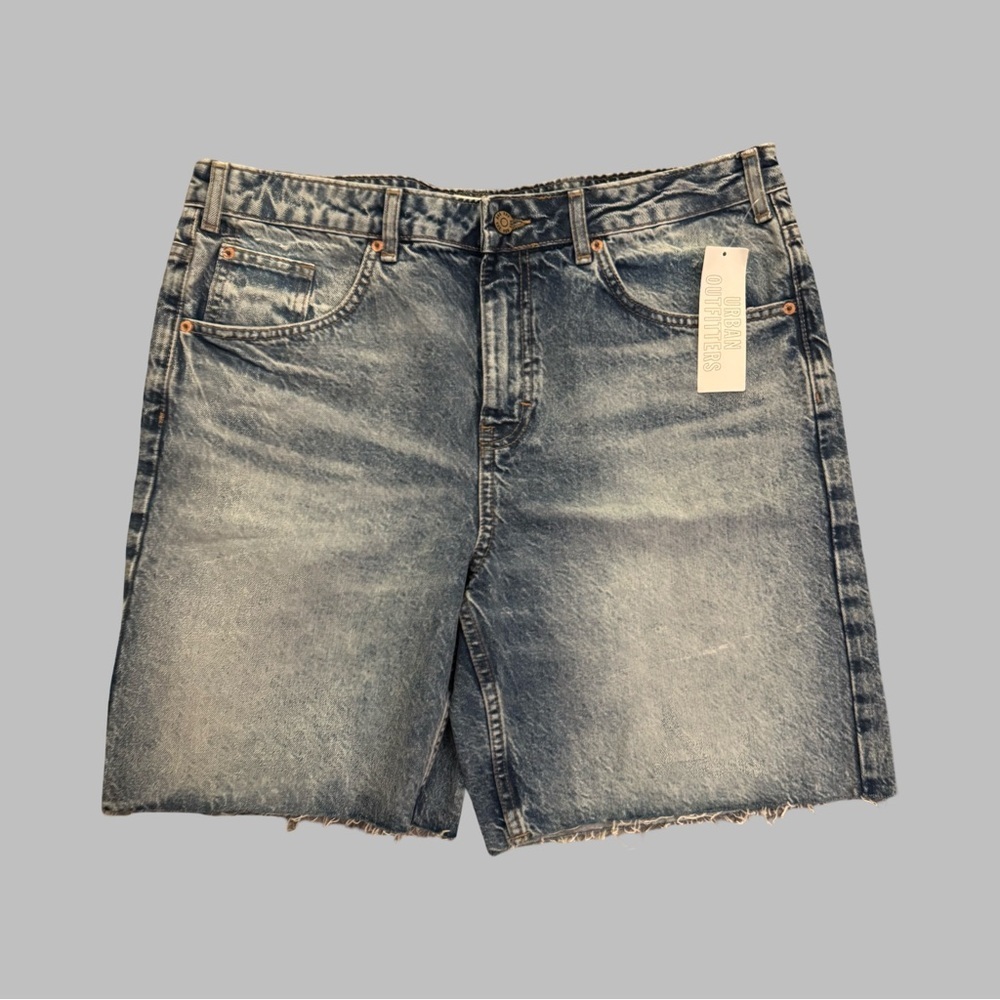NWT URBAN OUTFITTERS Women’s Roomy Fit Shorts Size 31